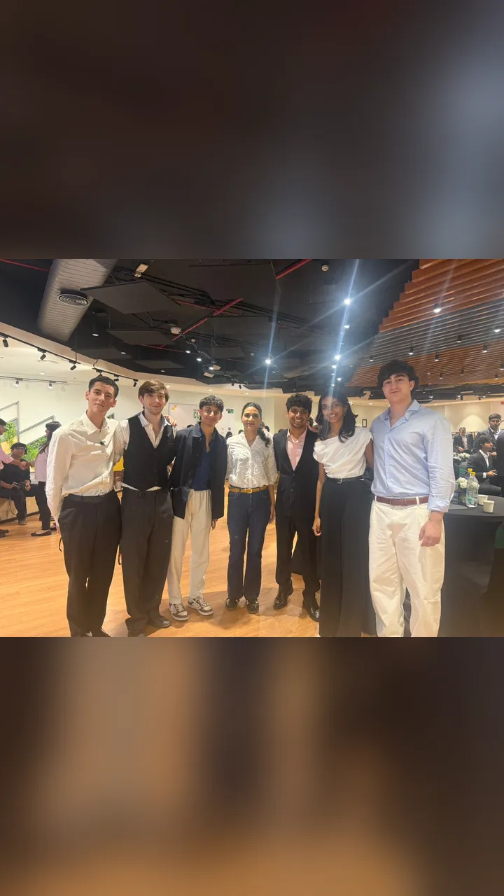 The Berri.co team, all together at a college event.